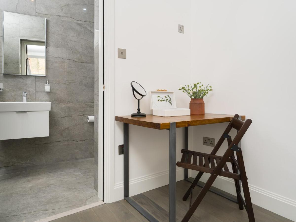 Oxford Street 2 Bedr, 3 Beds, 2,5 Bath, 2 Min Subway *