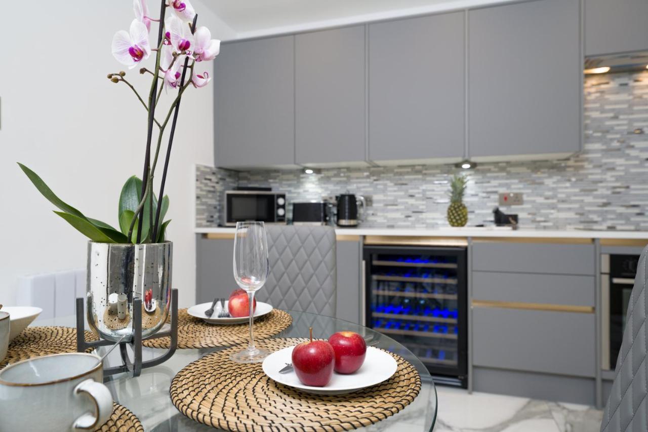 Oxford Street 2 Bedr, 3 Beds, 2,5 Bath, 2 Min Subway Apartment London
